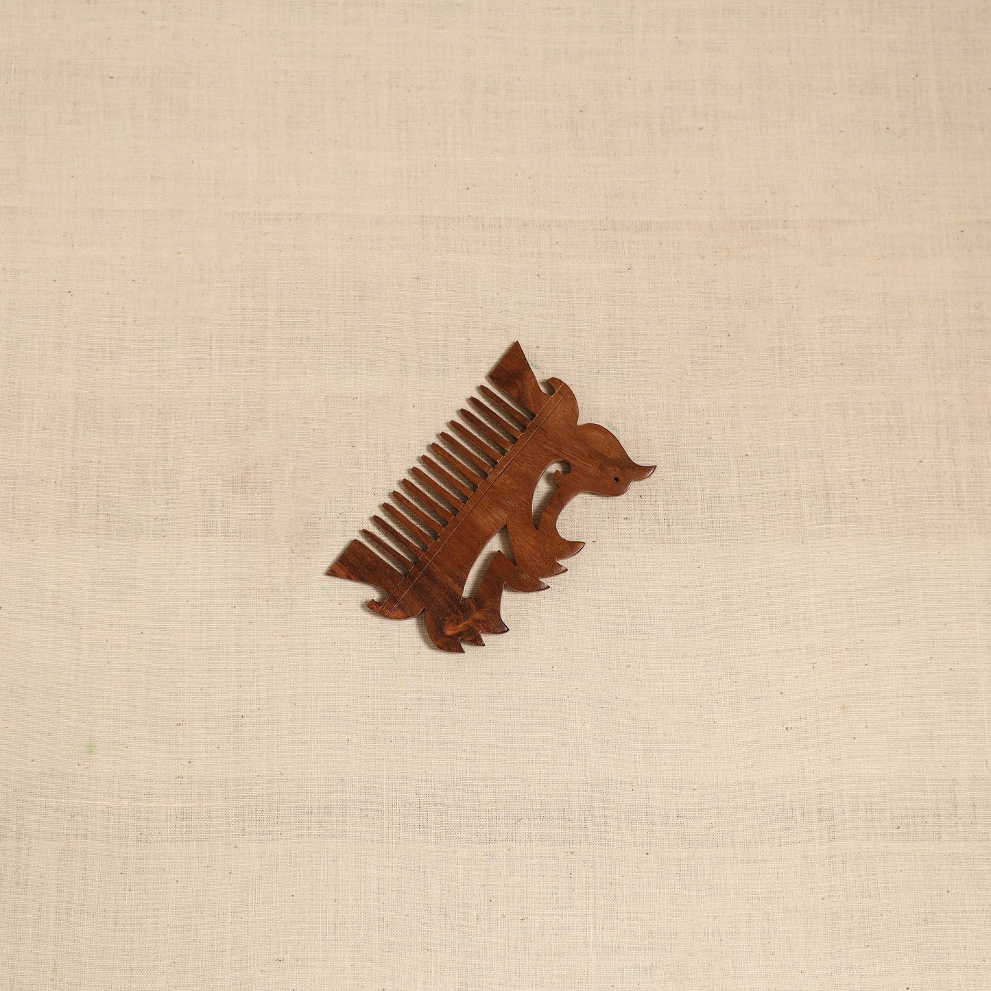 Bijnor hand carved sheesham wooden comb (medium) 29