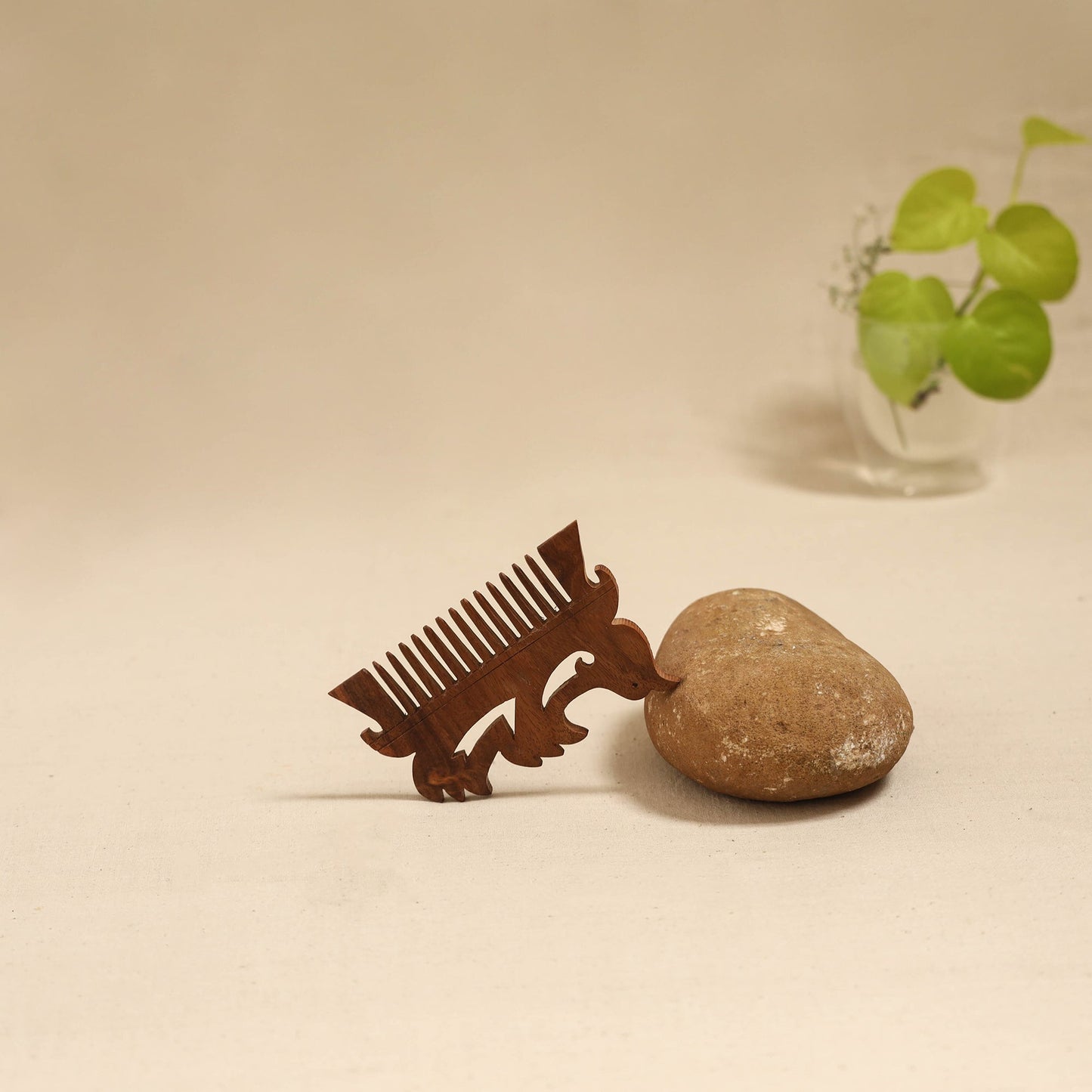 Bijnor hand carved sheesham wooden comb (medium) 29