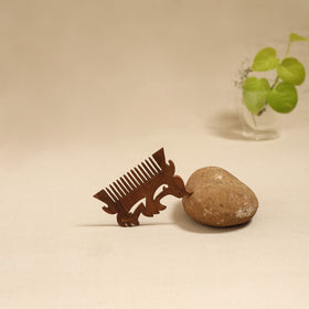 Bijnor hand carved sheesham wooden comb (medium) 29