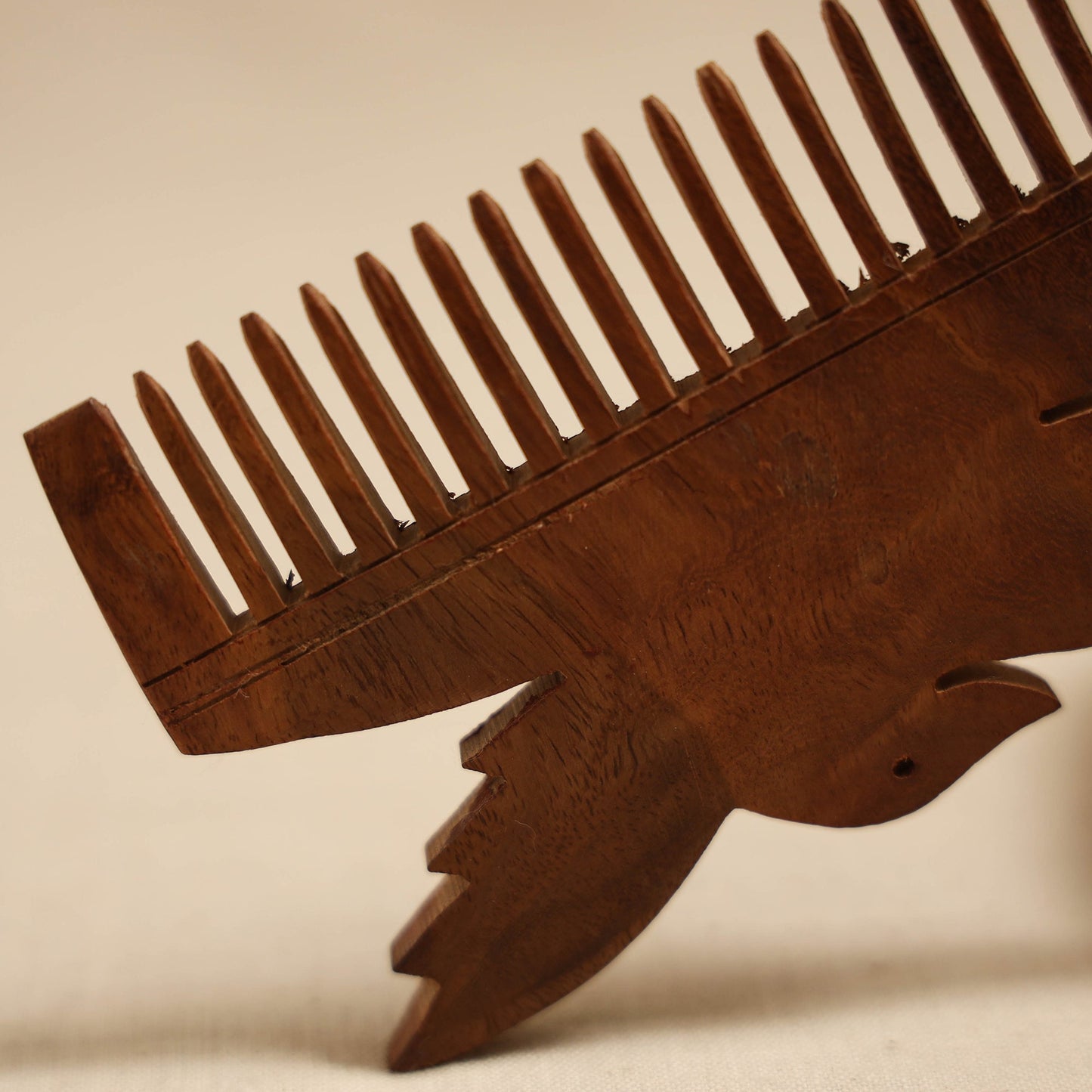 Bijnor hand carved sheesham wooden comb (medium) 31