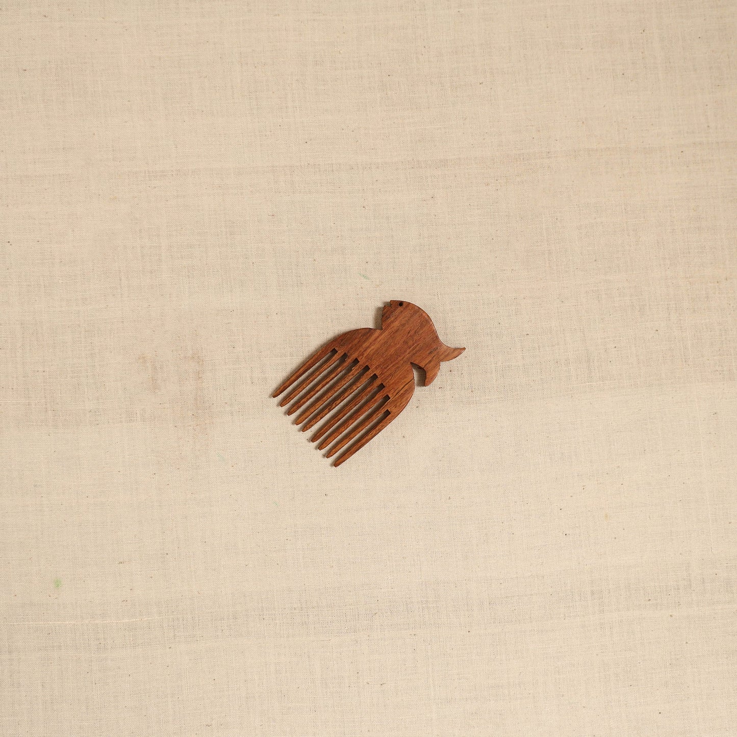 Bijnor hand carved sheesham wooden comb (small) 32