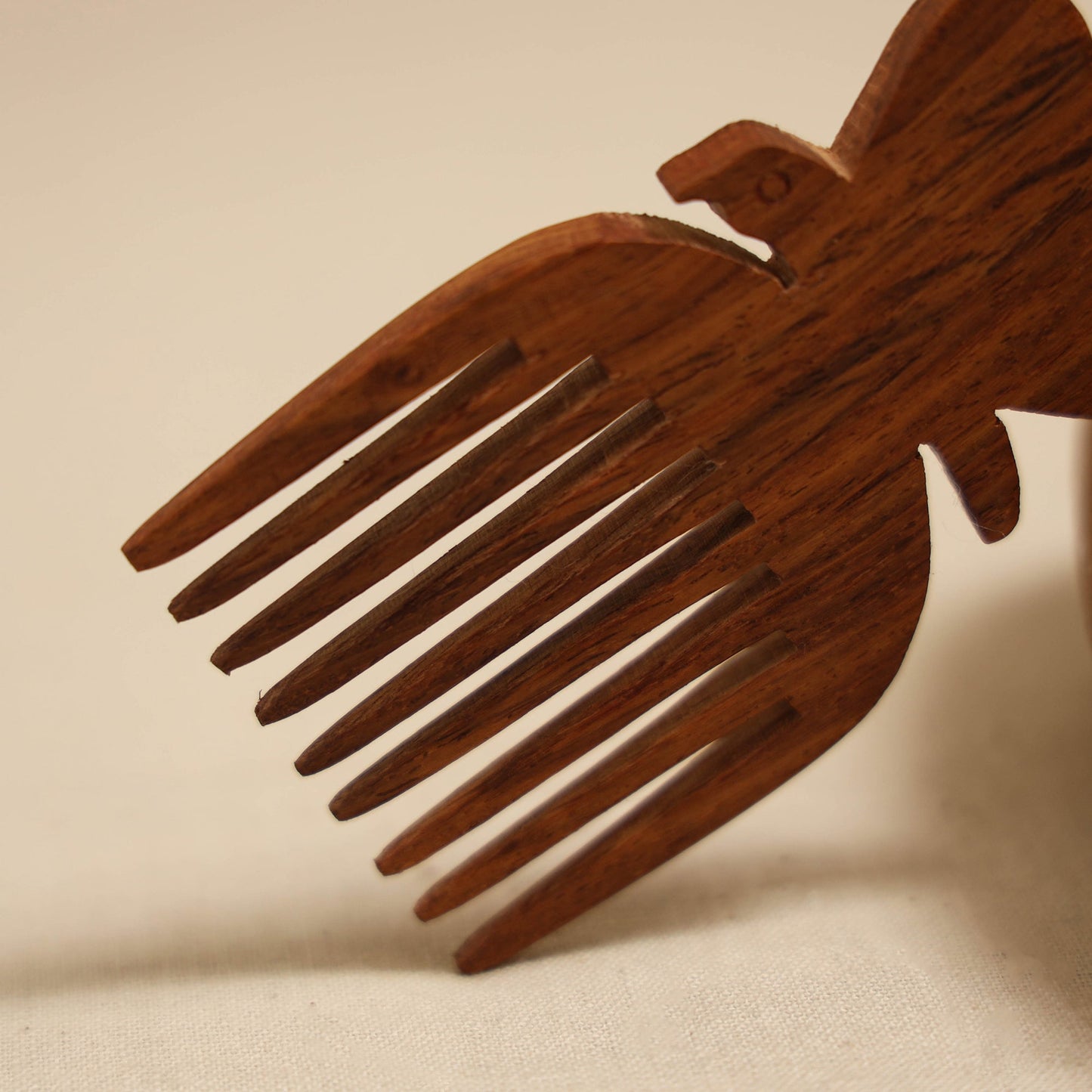 Bijnor hand carved sheesham wooden comb (small) 34