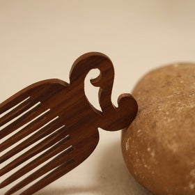 Bijnor hand carved sheesham wooden comb (small) 35