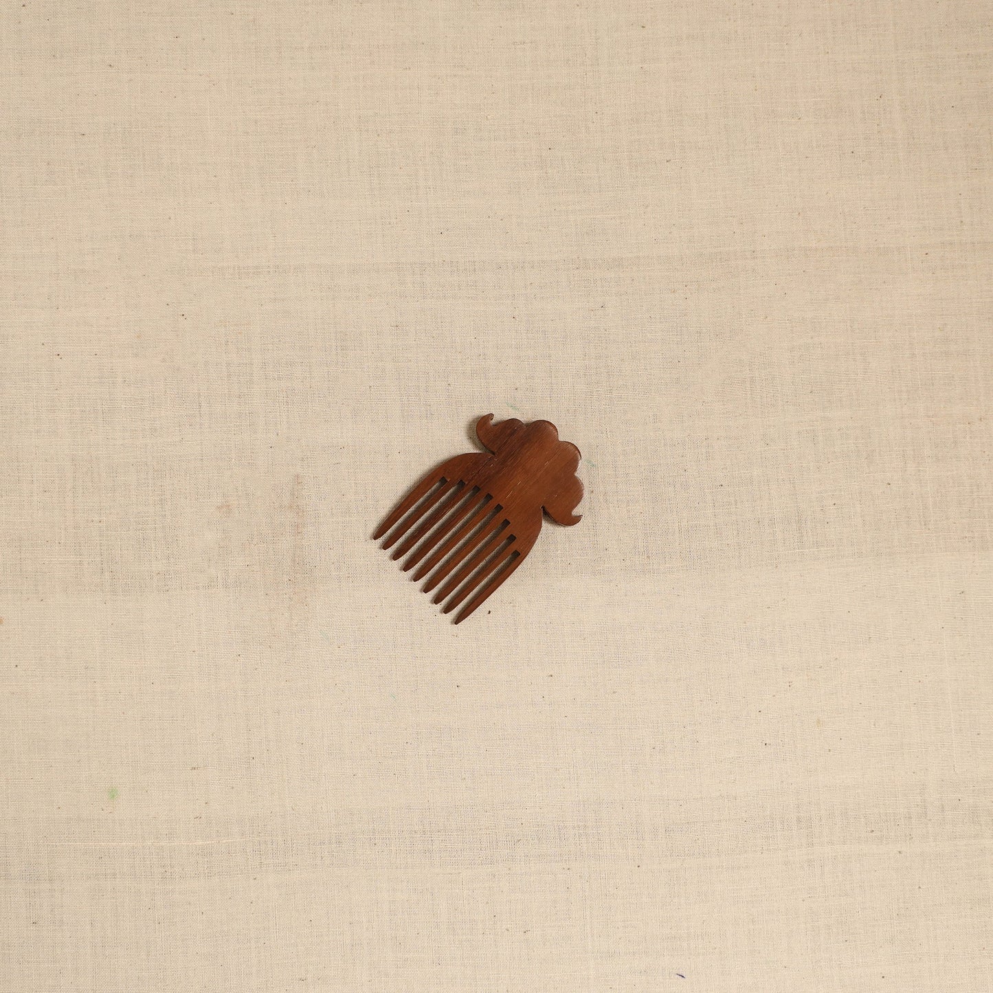 Bijnor hand carved sheesham wooden comb (small) 37