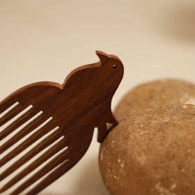 Bijnor hand carved sheesham wooden comb (small) 38