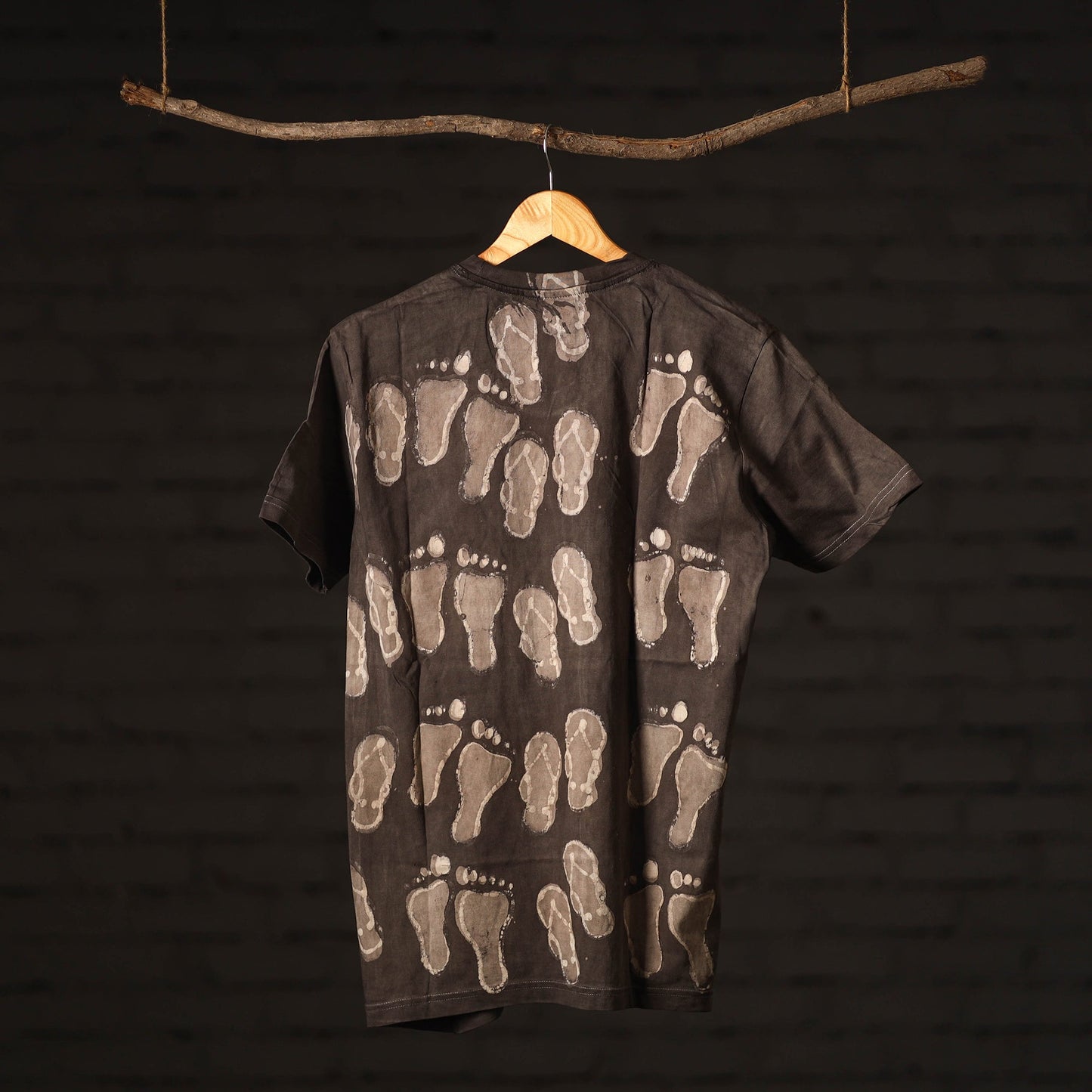 Buy Bindaas Block Art Printed Cotton Round Neck T-shirt Online at iTokri.com