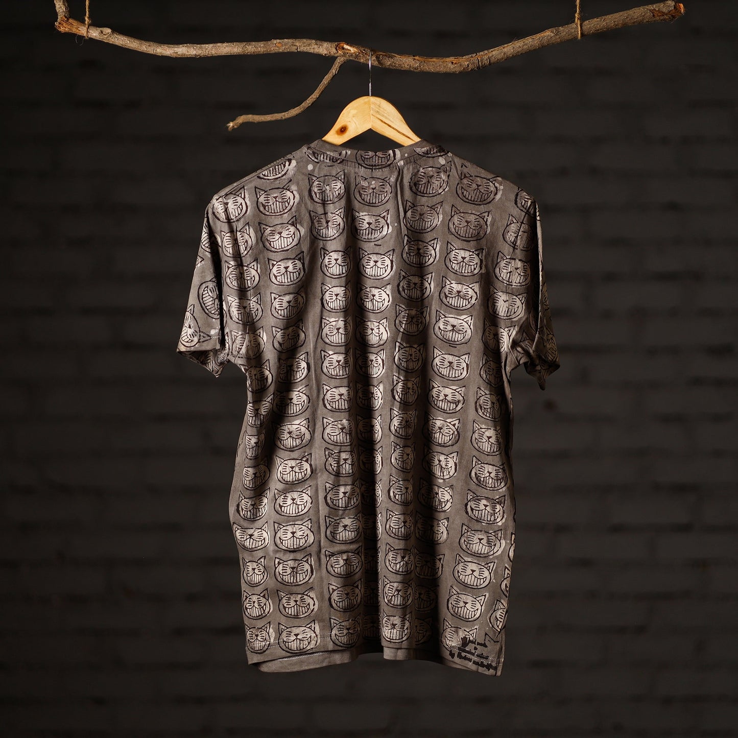 Buy Bindaas Block Art Printed Cotton Round Neck T-shirt Online at iTokri.com