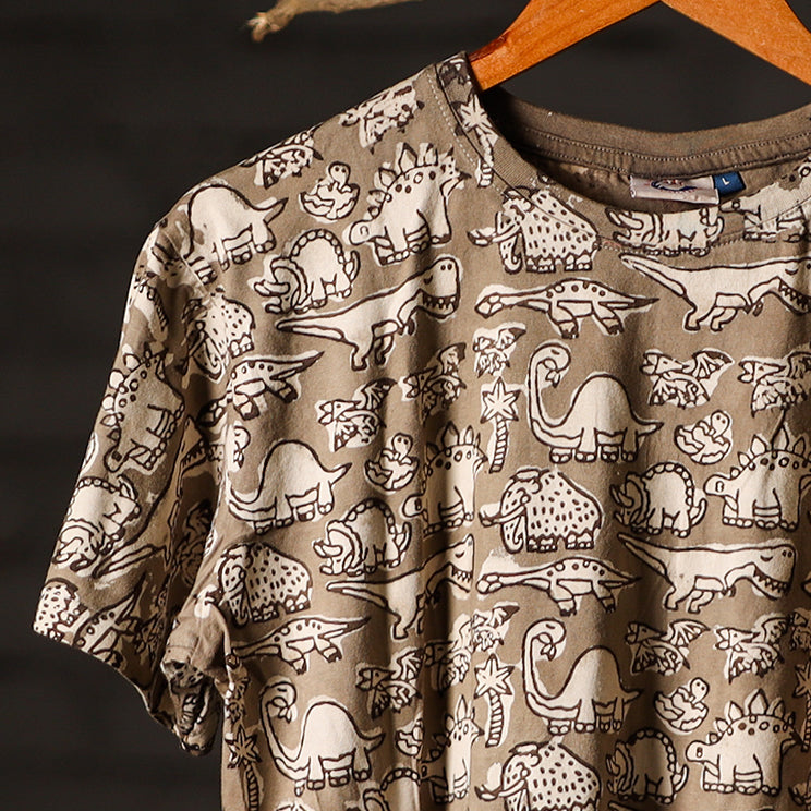 Buy Block Art Prints Natural Dyed Cotton Round Neck T-shirt Online at iTokri.com