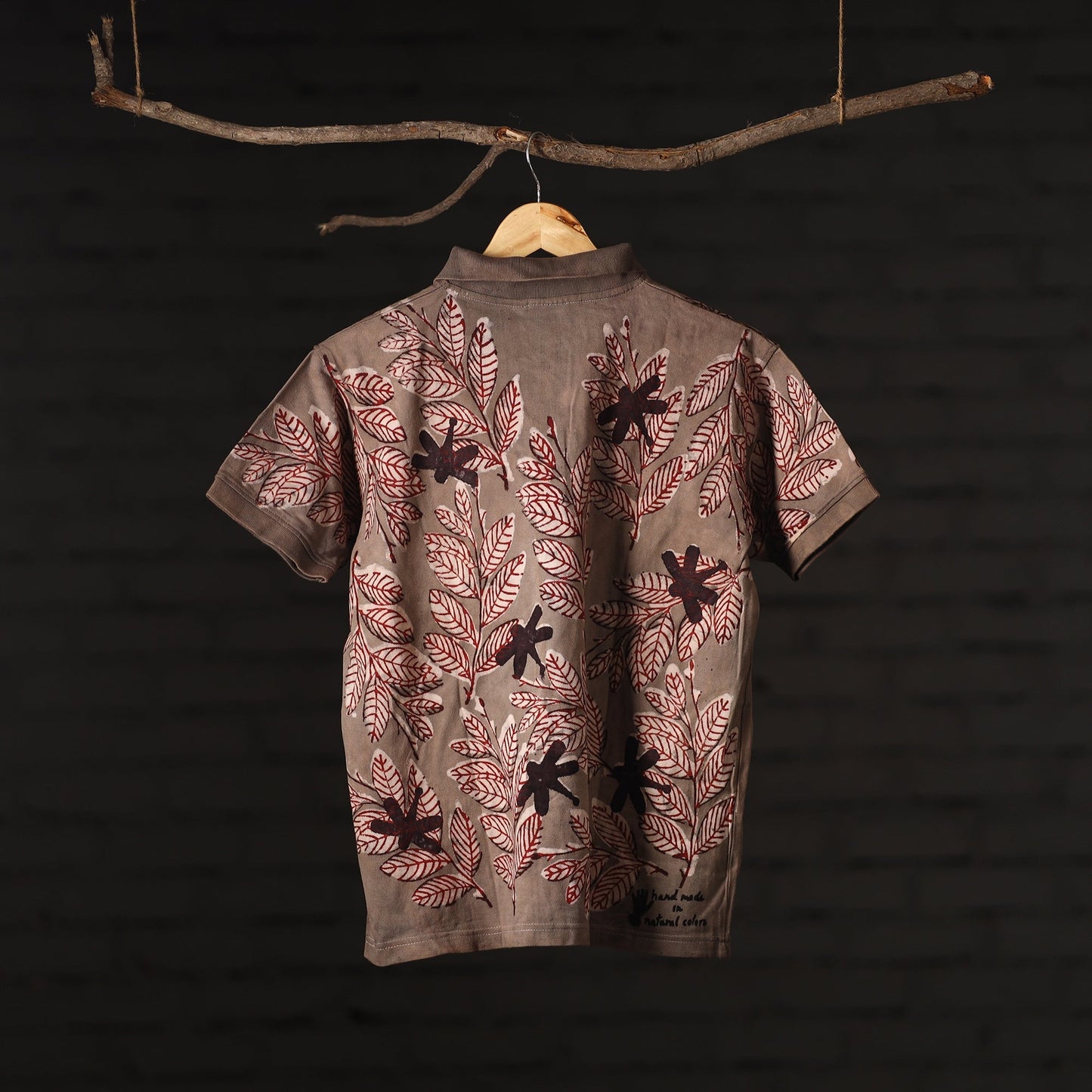 Buy Bindaas Natural Dyed Art Block Print Polo Collar T-shirt in Pure Cotton Online at iTokri.com
