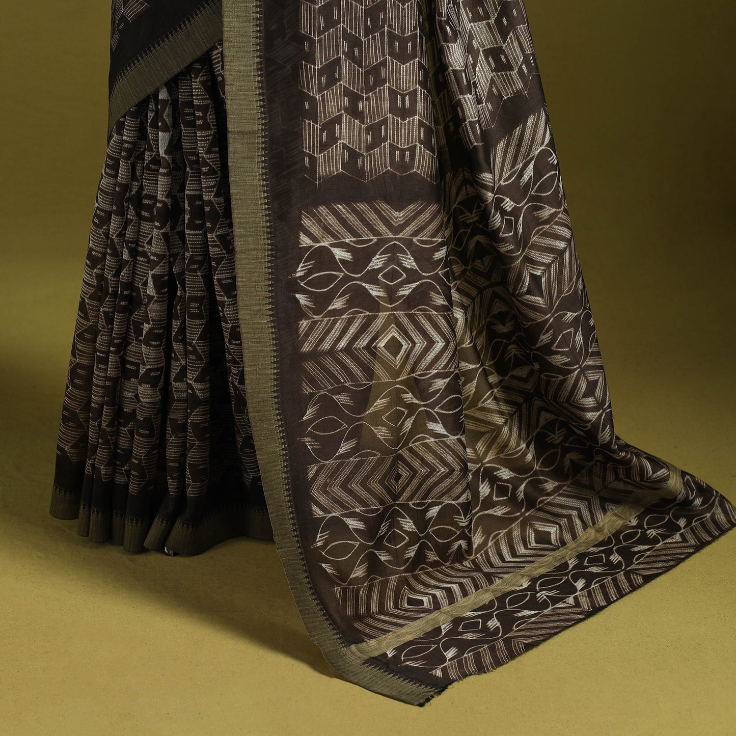 Chanderi silk nui shibori tie-dye saree with ghicha border