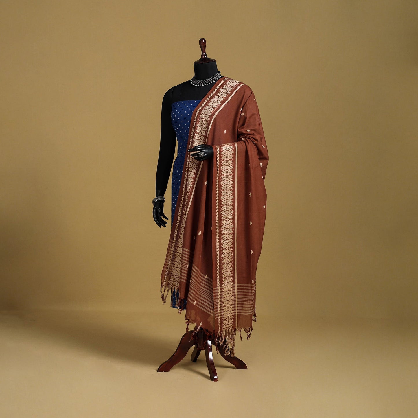 Brown - cotton buti jacquard dupatta with thread border 06