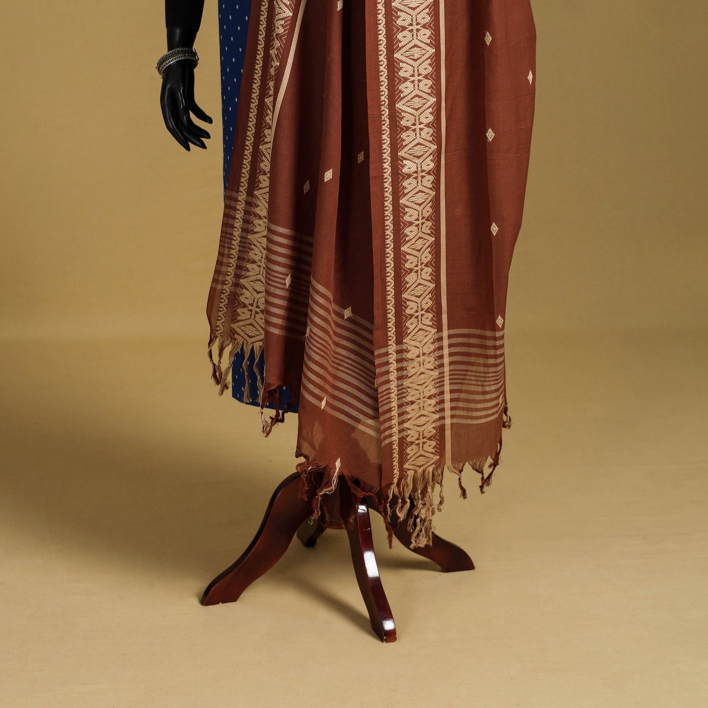 Brown - cotton buti jacquard dupatta with thread border 06
