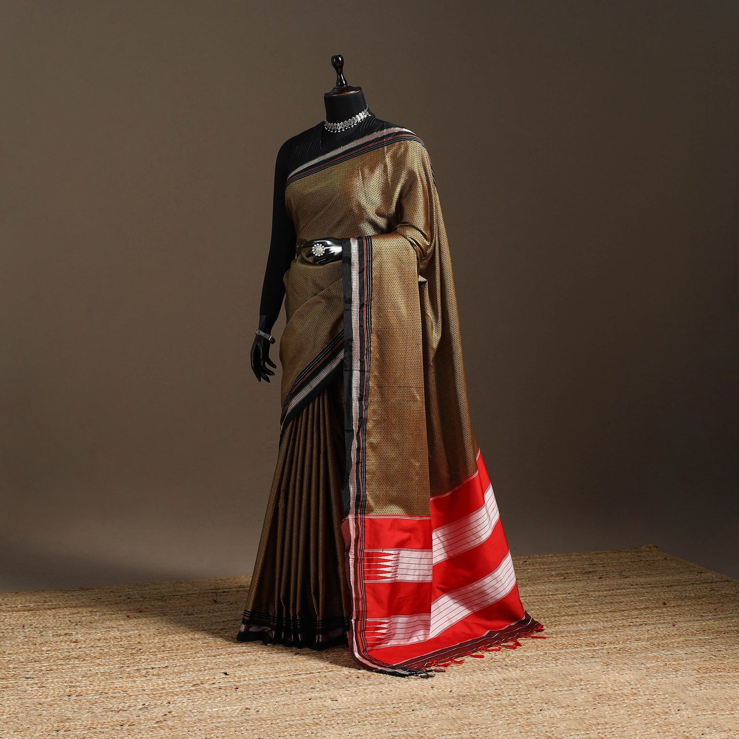 Cotton khun saree with chikki paras border 11 - handcrafted