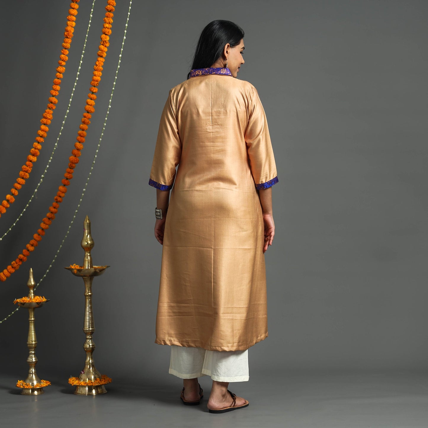 Buy  Dark Grey Plain Tussar Silk Banarasi Patchwork Floral Kurta l iTokri.com