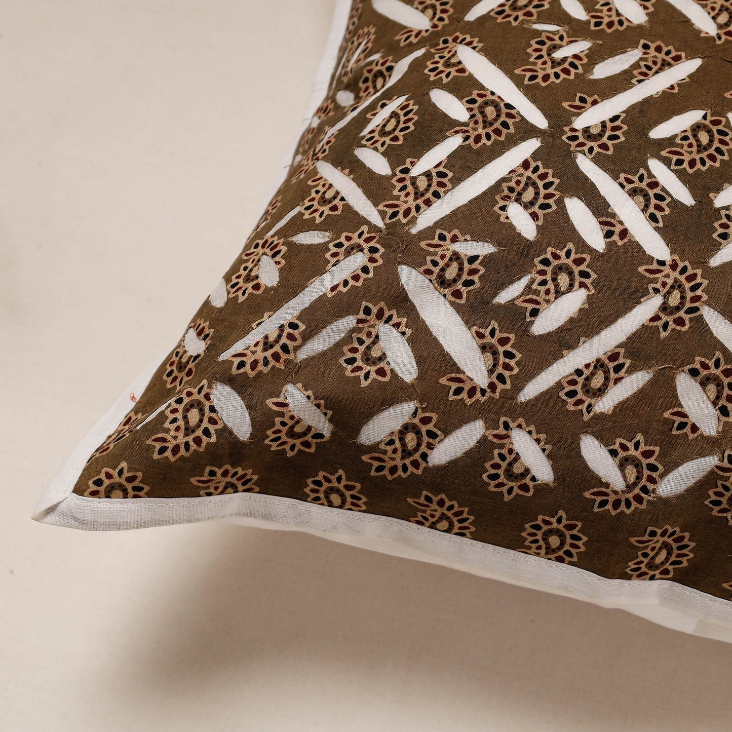  Cutwork Cotton Applique Cushion Cover