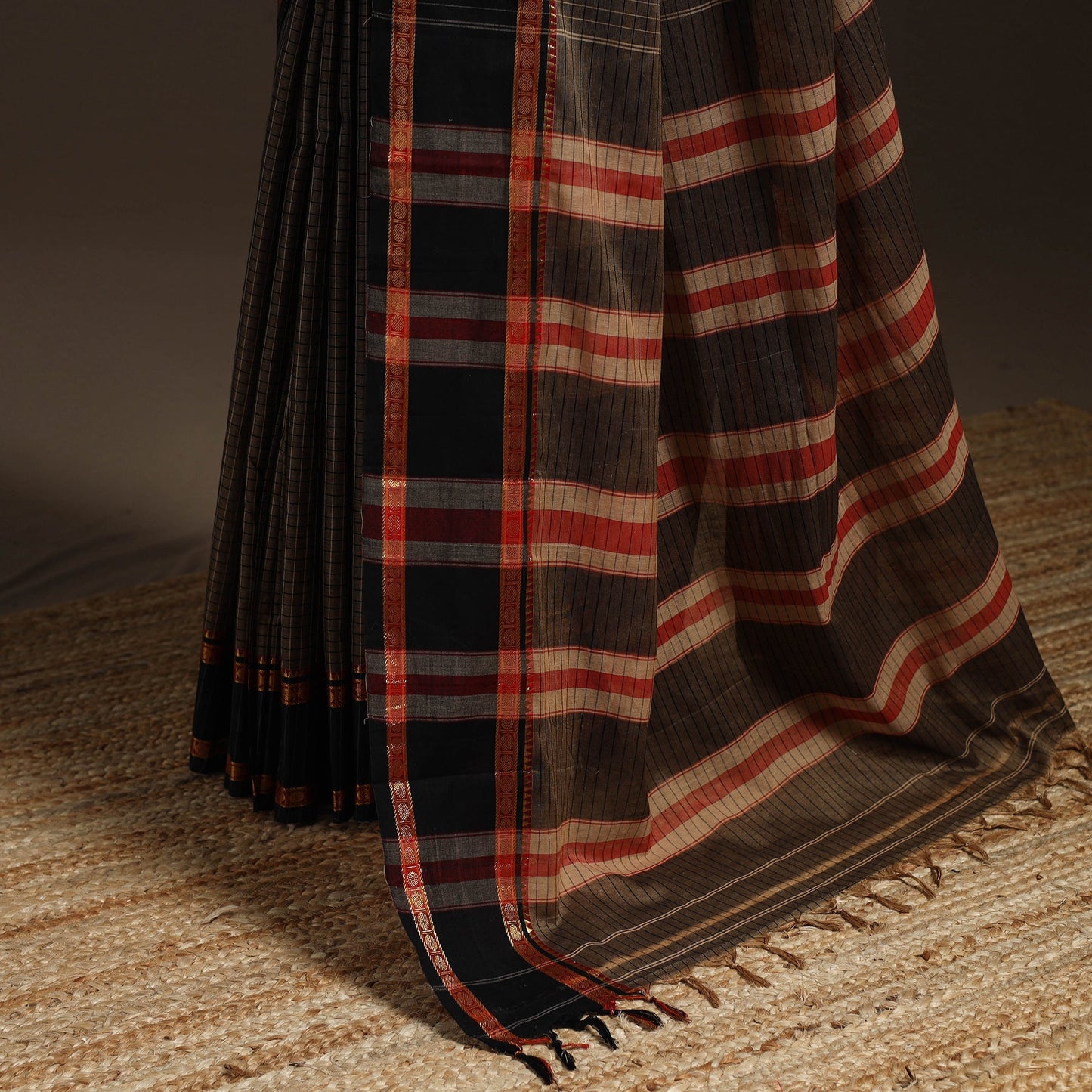 Dharwad cotton saree with border 23 - handcrafted