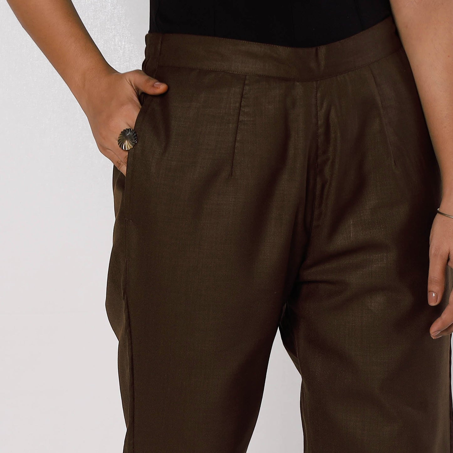 Buy Brown Flex Cotton Tapered Casual Pant for Women Online l iTokri.com