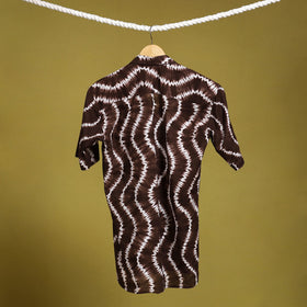 Buy Brown Half Sleeve Tie & Dye Cotton Men Shibori Shirt