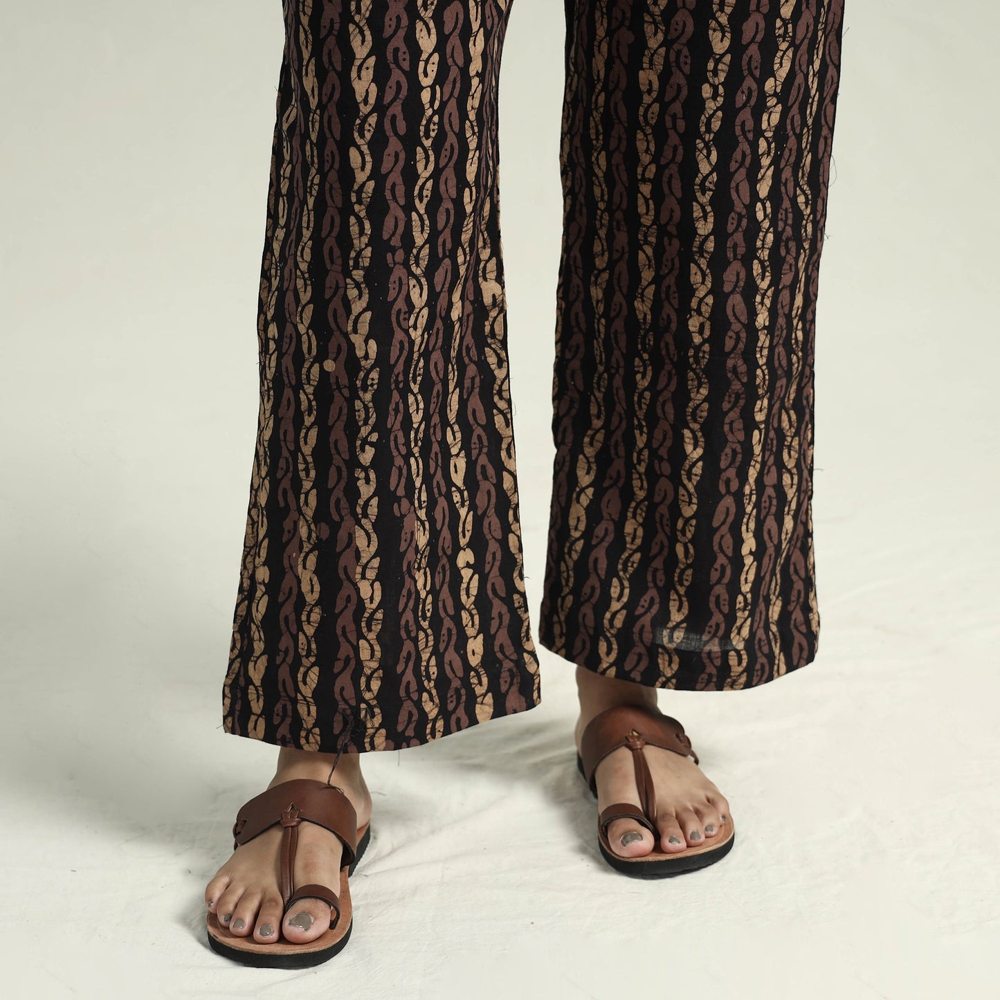Buy Hand Batik Printed Cotton Kurta with Palazzo & Dupatta Set Online at iTokri.com