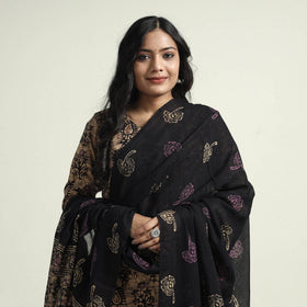 Buy Hand Batik Printed Cotton Kurta with Palazzo & Dupatta Set Online at iTokri.com
