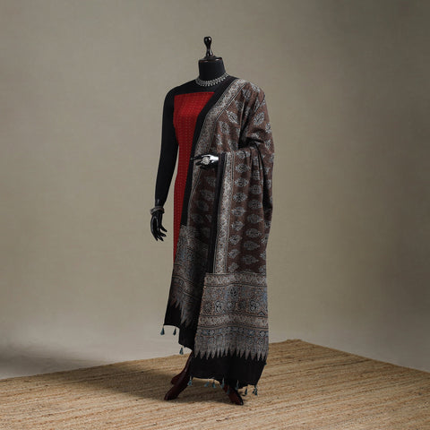 Hand natural dyed cotton dupatta with tassels 02