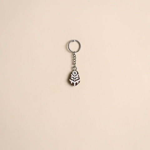 Hand carved sheesham wood keychain 01 - handcrafted