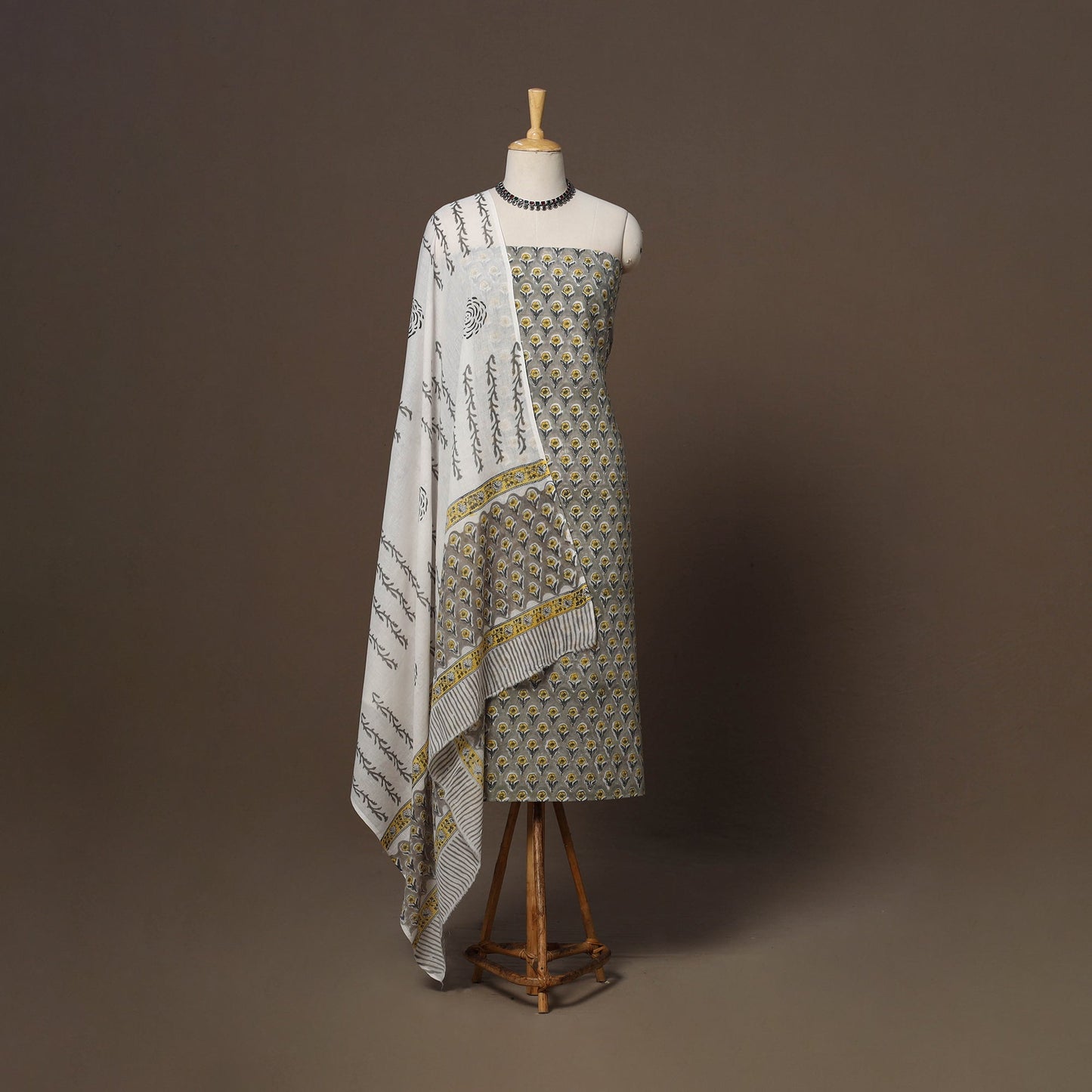 Hand sanganeri cotton 3pc unstitched dress material 18