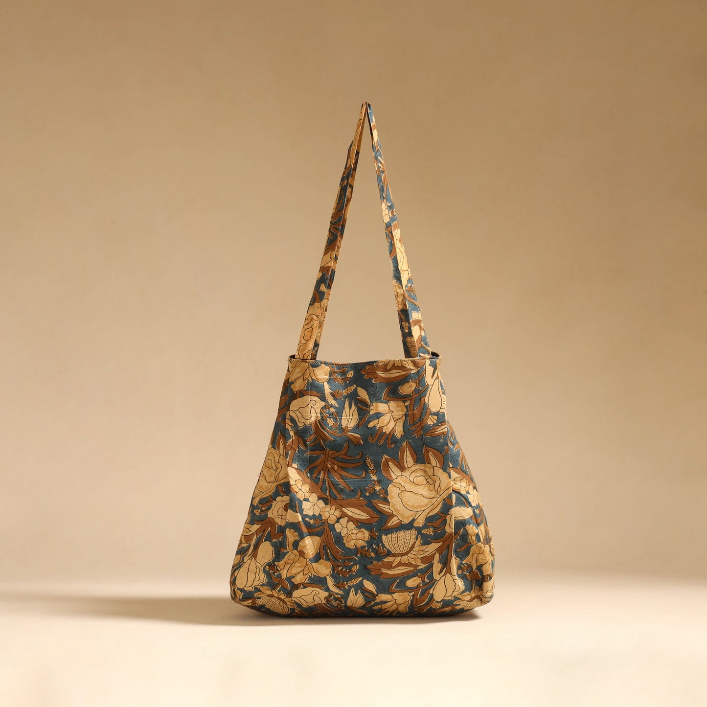 Handcrafted fabric jhola bag 32