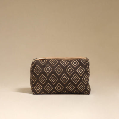 Handcrafted fabric toiletry bag 25