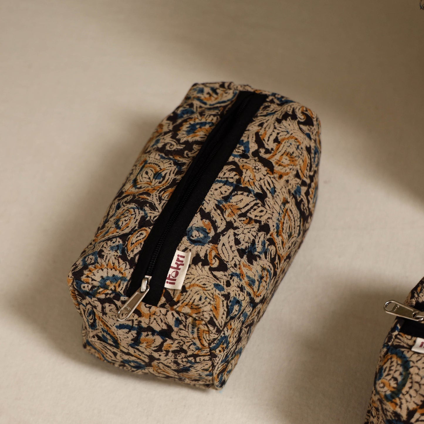 Handcrafted fabric toiletry bags (set of 3) 19