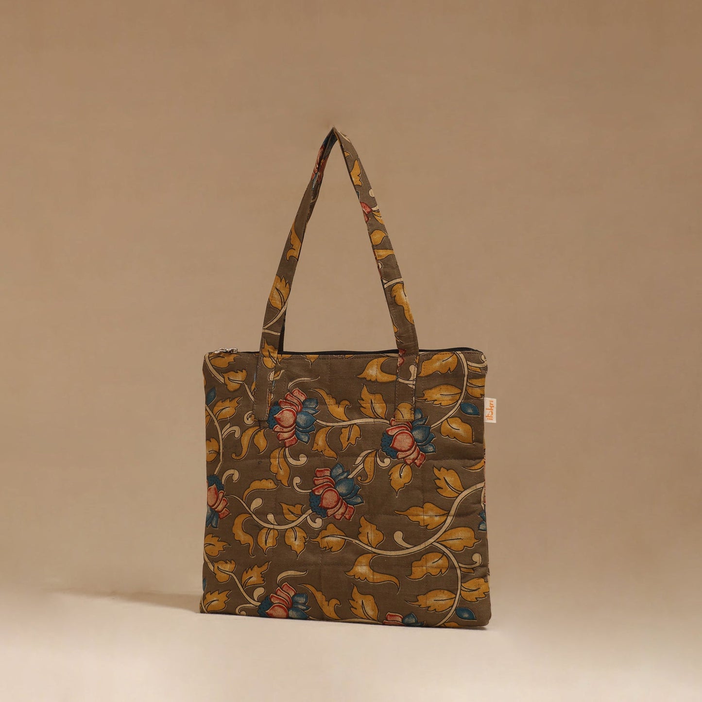 Handcrafted quilted handbag 09