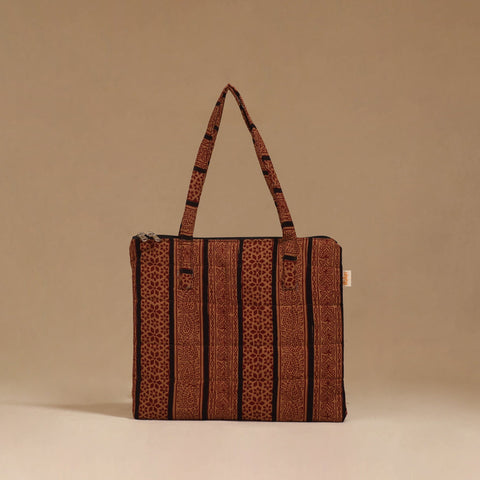Handcrafted quilted handbag 103