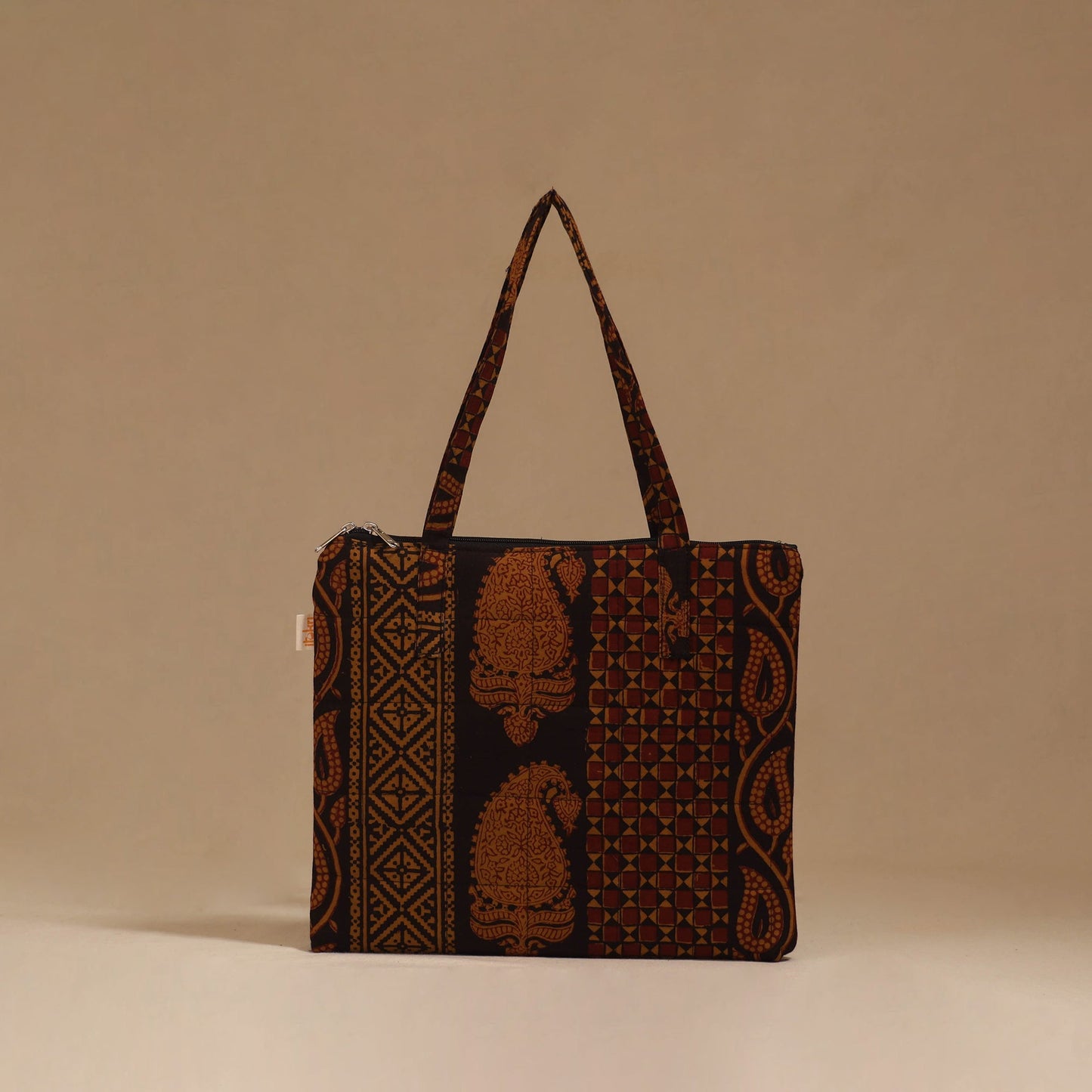 Handcrafted quilted handbag 106