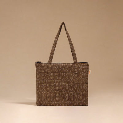 Handcrafted quilted handbag 17