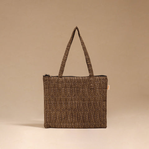 Handcrafted quilted handbag 17