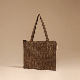 Handcrafted quilted handbag 17