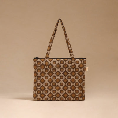 Handcrafted quilted handbag 23
