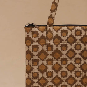 Handcrafted quilted handbag 23