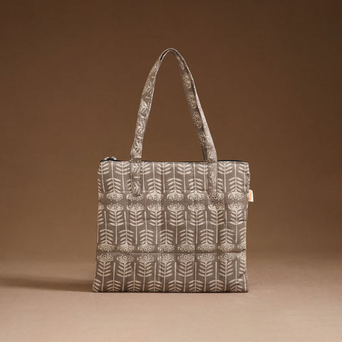 Handcrafted quilted handbag 30