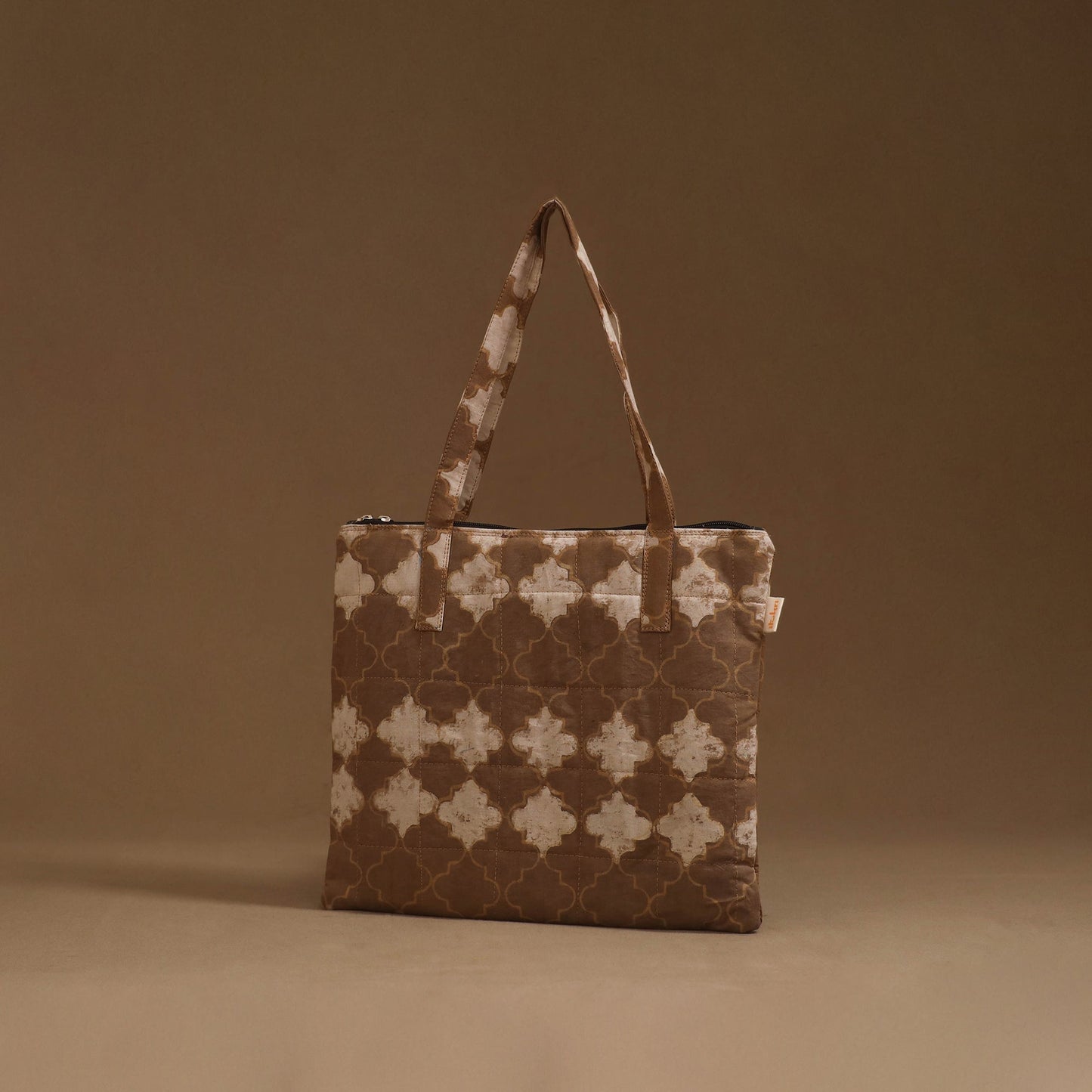 Handcrafted quilted handbag 31