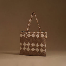 Handcrafted quilted handbag 31