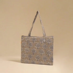 Handcrafted quilted handbag 31