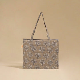 Handcrafted quilted handbag 31