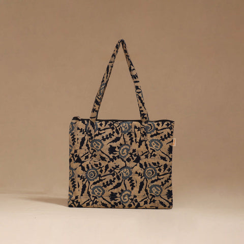 Handcrafted quilted handbag 41