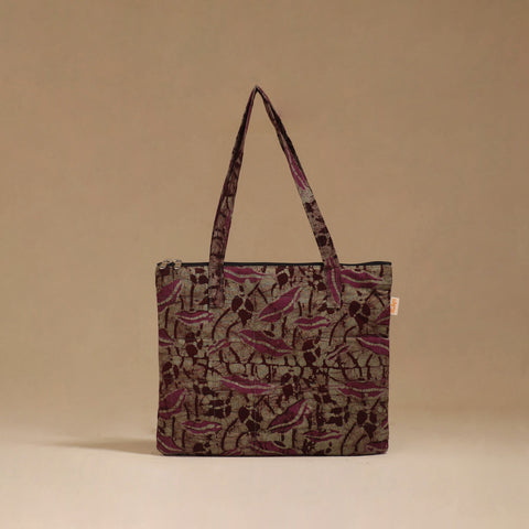 Handcrafted quilted handbag 47