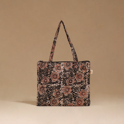 Handcrafted quilted handbag 49