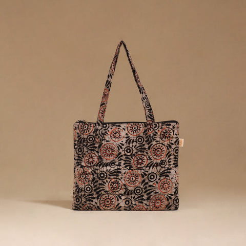 Handcrafted quilted handbag 49