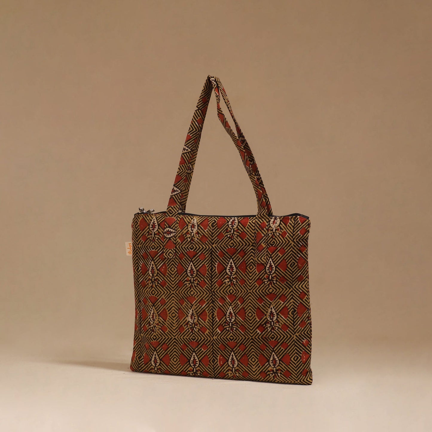 Handcrafted quilted handbag 68