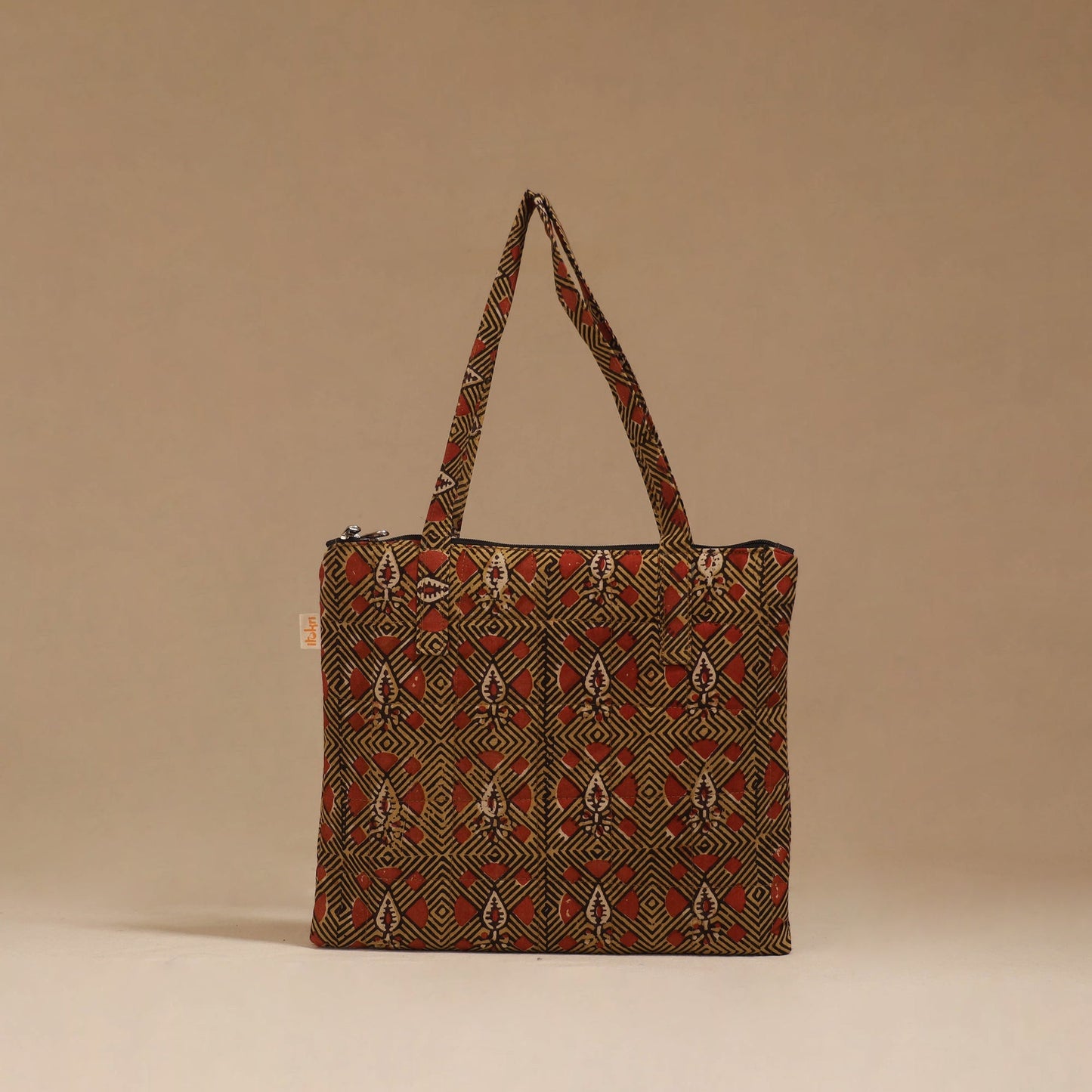Handcrafted quilted handbag 68
