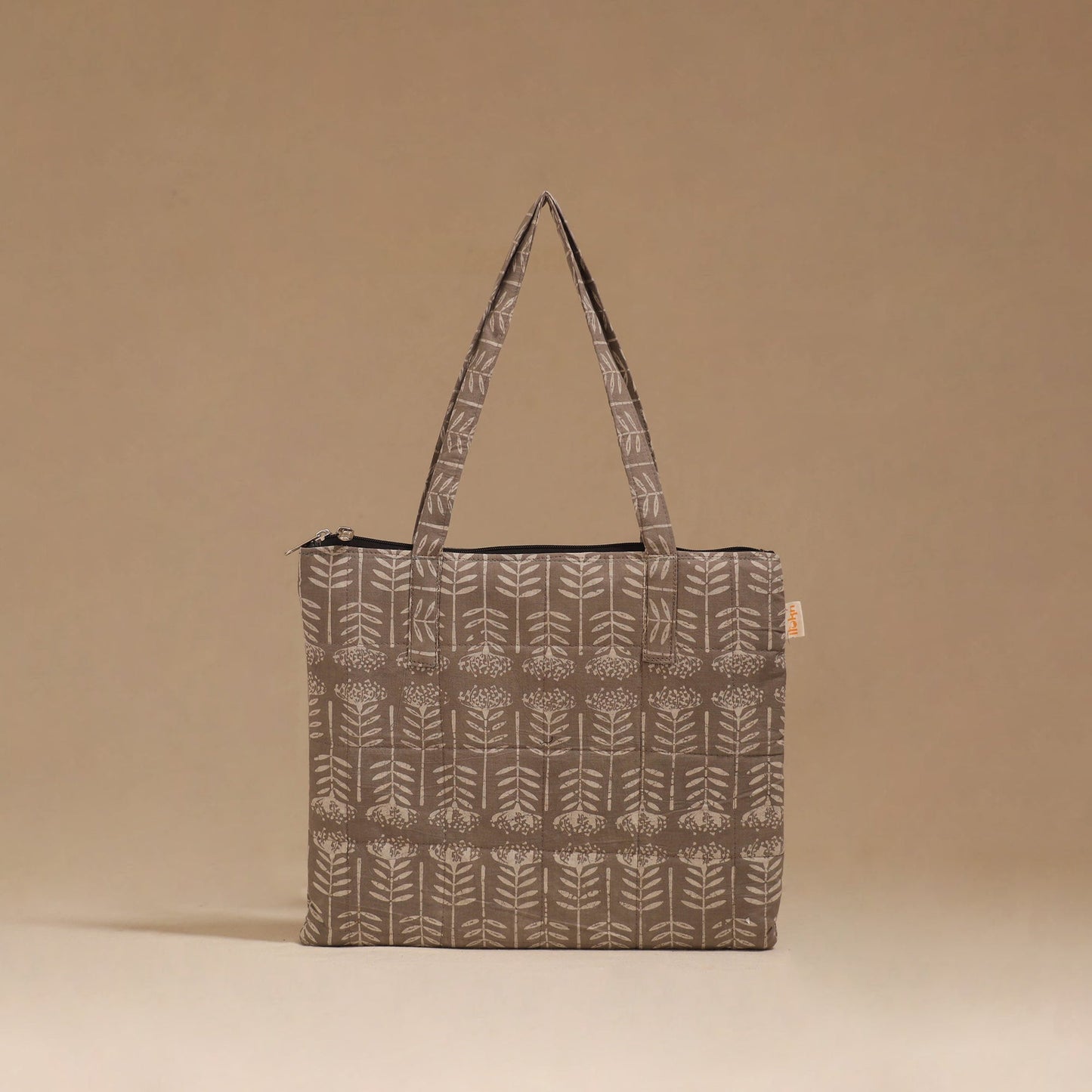 Handcrafted quilted handbag 71